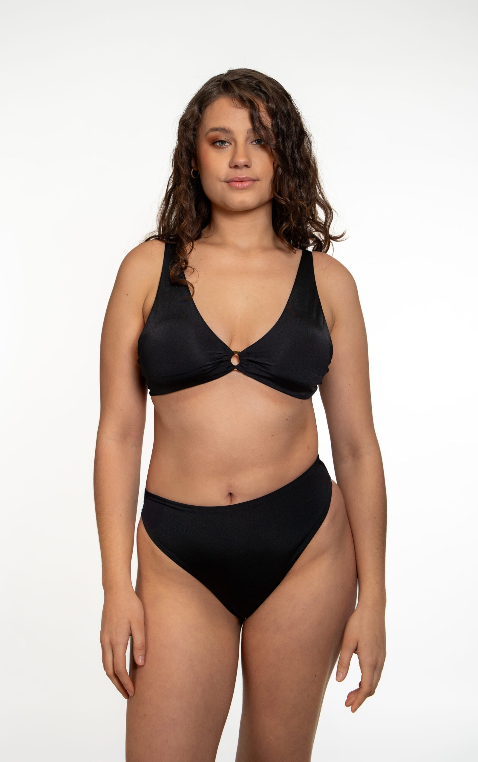 Supportive bralette bikini top for larger bust in black – featuring extra-wide straps, a reinforced underbust band, and a flattering deep neckline.